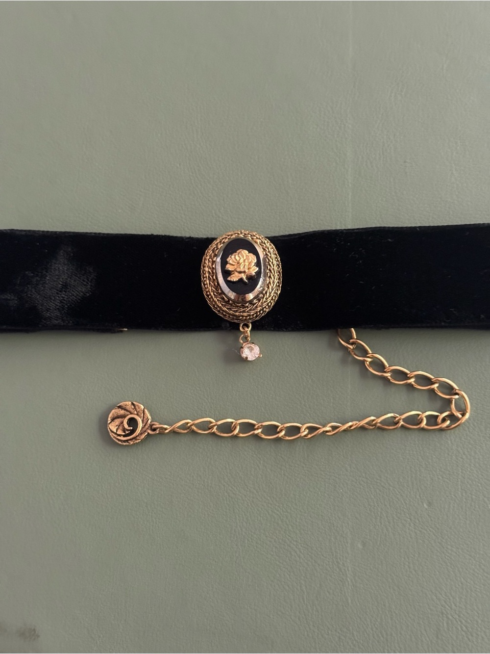 Vintage Celebrity NY choker manufactured in 1970. Black velvet with Rose Cameo